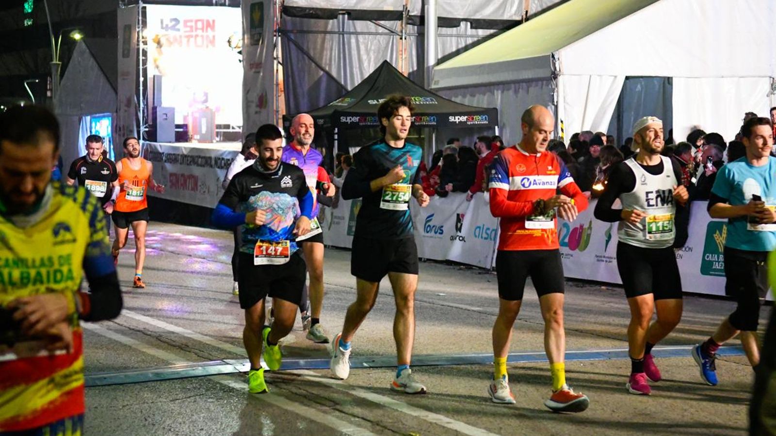 En imágenes: búscate en tu llegada a meta de la Carrera de San Antón 2025 (3)