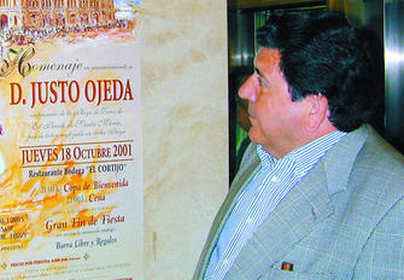 Justo Ojeda fue homenajeado por los hosteleros portuenses en 2001.