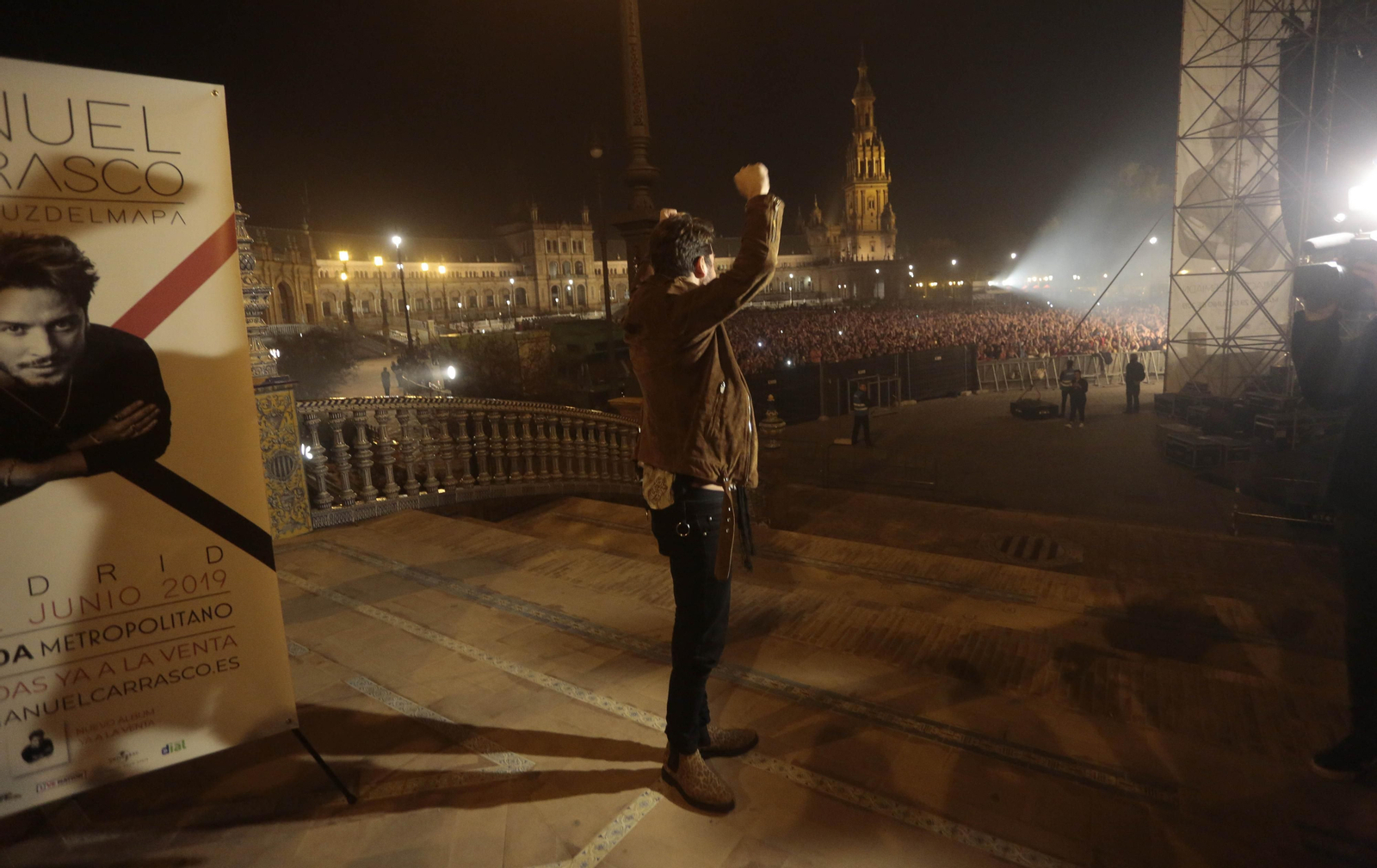 El concierto de Manuel Carrasco en la Plaza de España, en imágenes