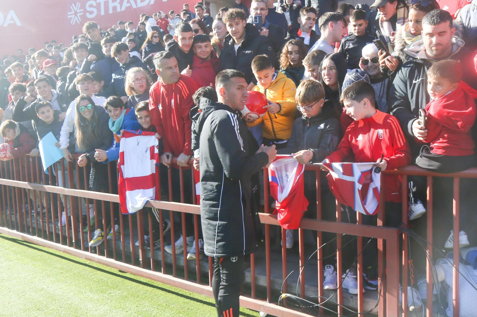 Encuéntrate en Los Cármenes en el entreno del Granada CF