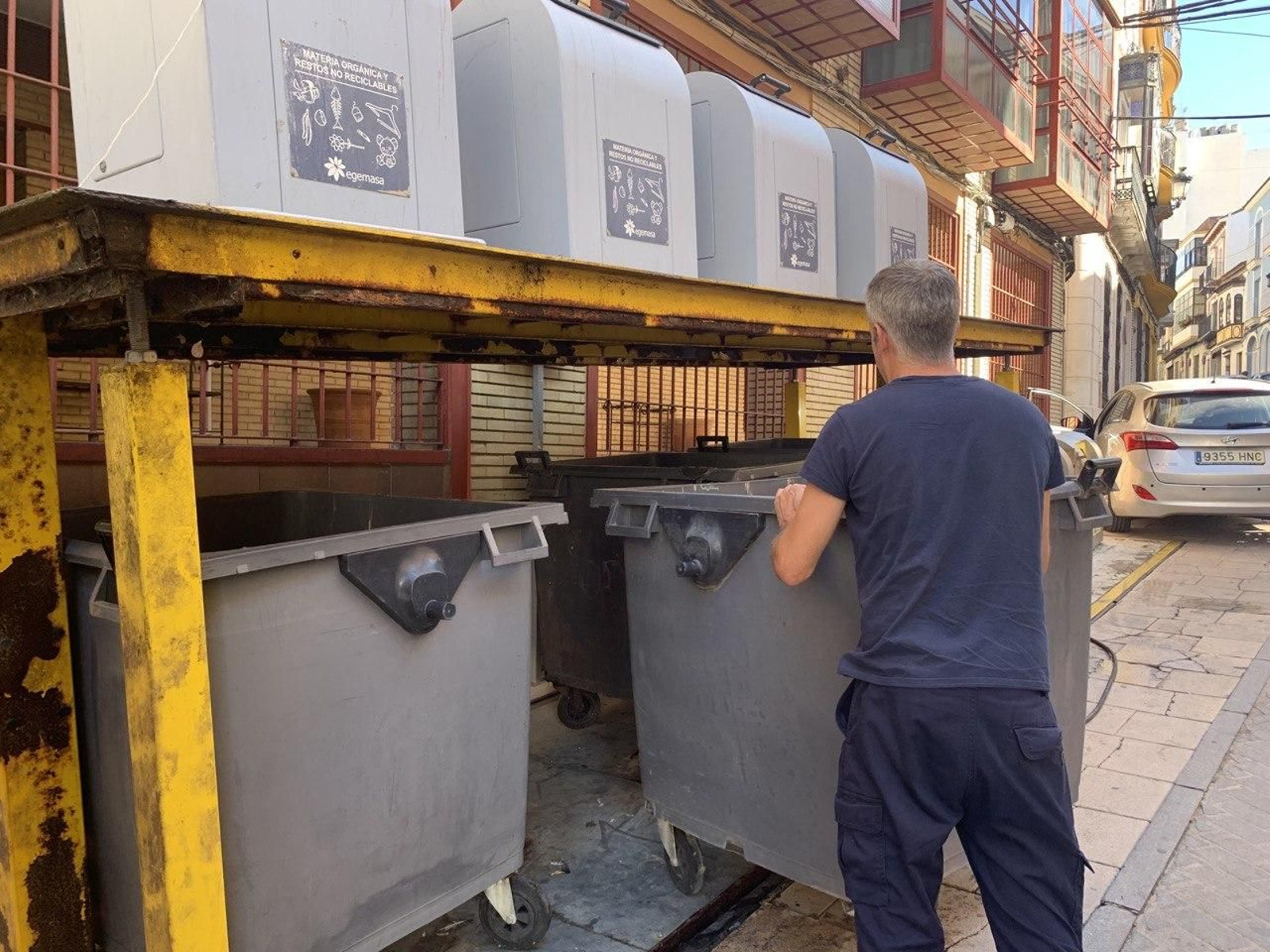 Contenedores soterrados en Puente Genil.