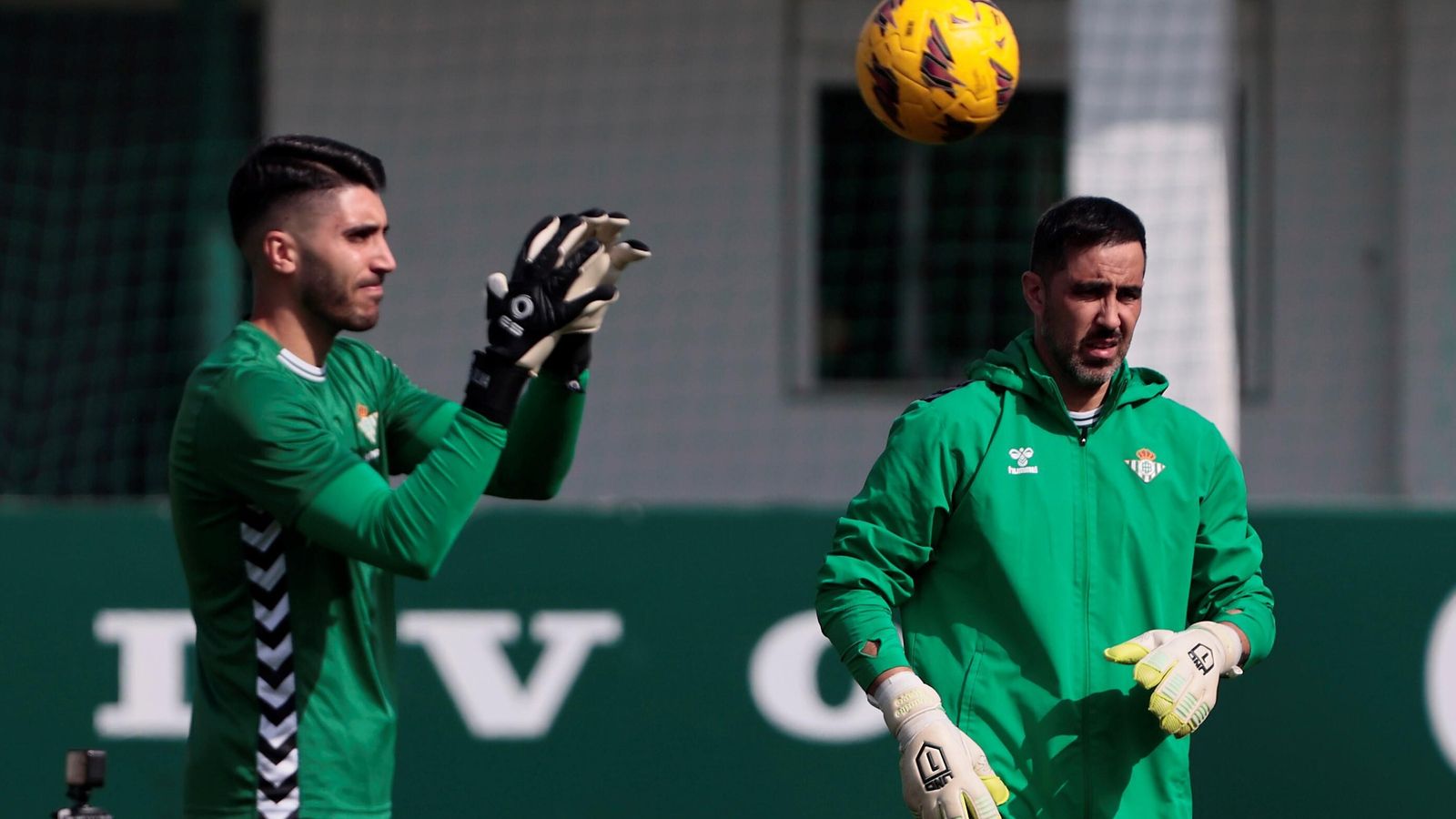 Rui Silva se ejercita en la ciudad deportiva junto a Claudio Bravo.
