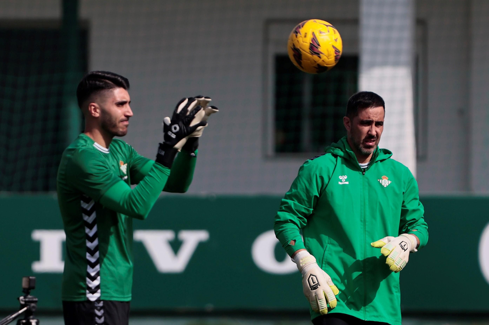 Rui Silva se ejercita en la ciudad deportiva junto a Claudio Bravo.