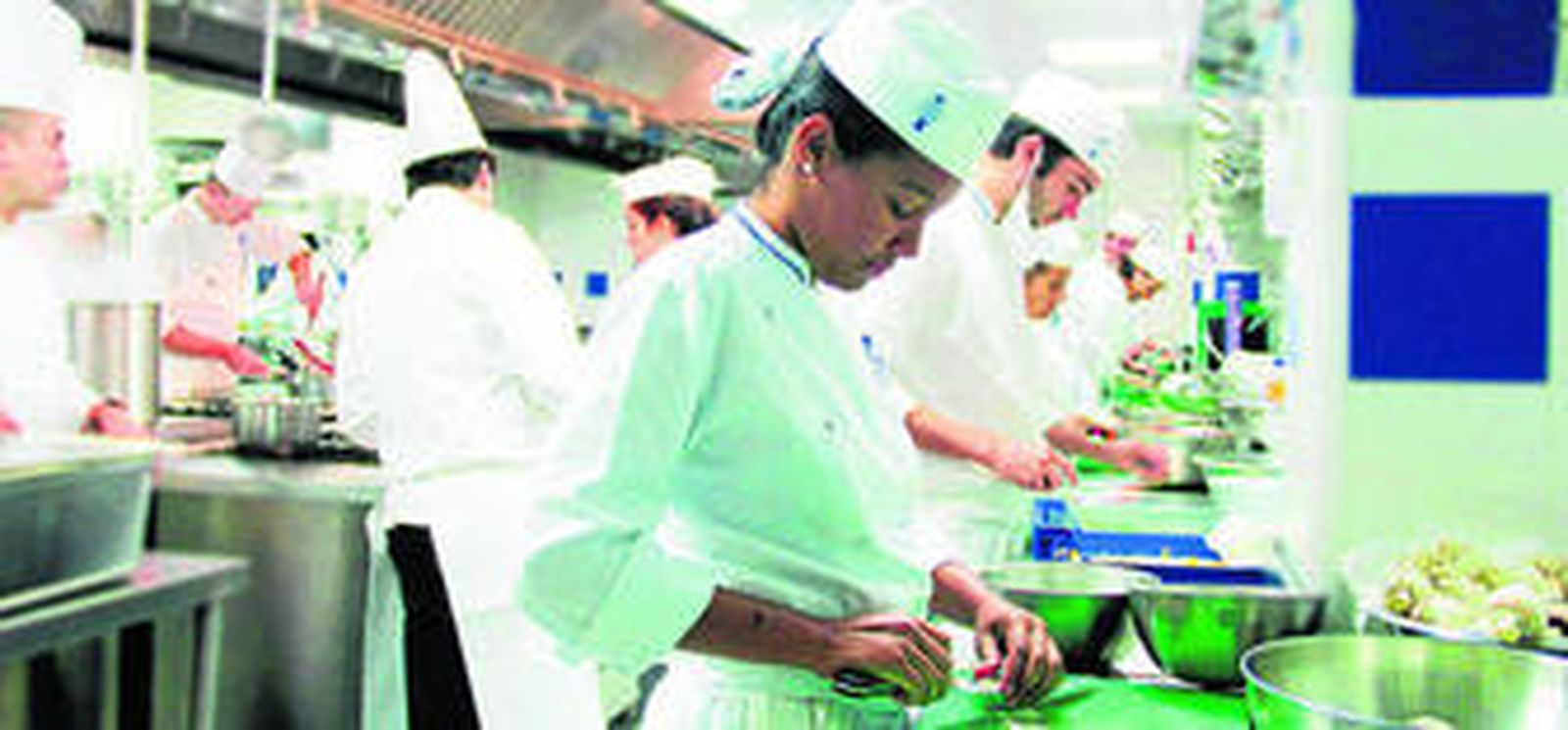 El almeriense opta al premio en una final con grandes talentos.