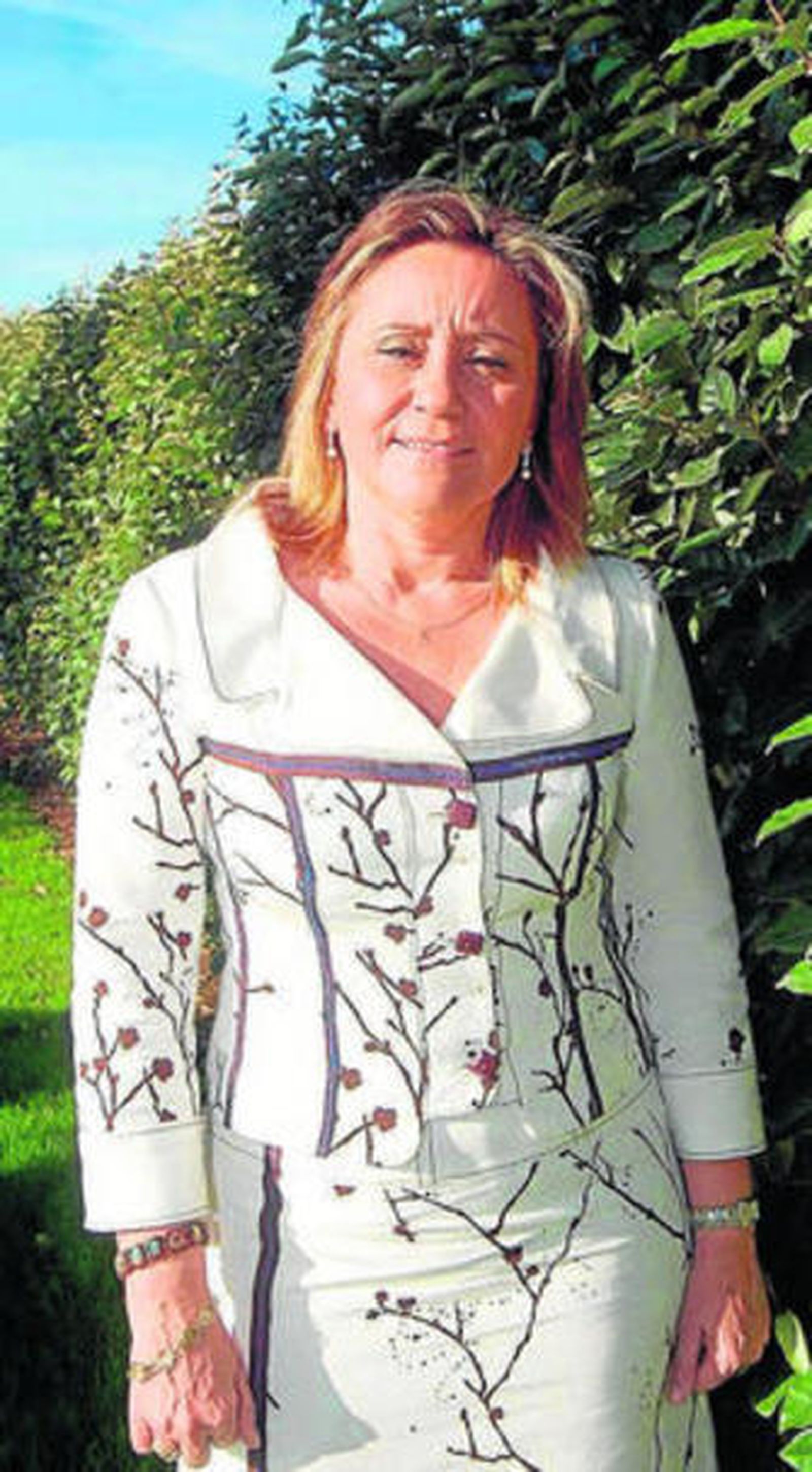 La alcaldesa de Isla Cristina, María Luisa Faneca, y el secretario provincial del PP, David Toscano.