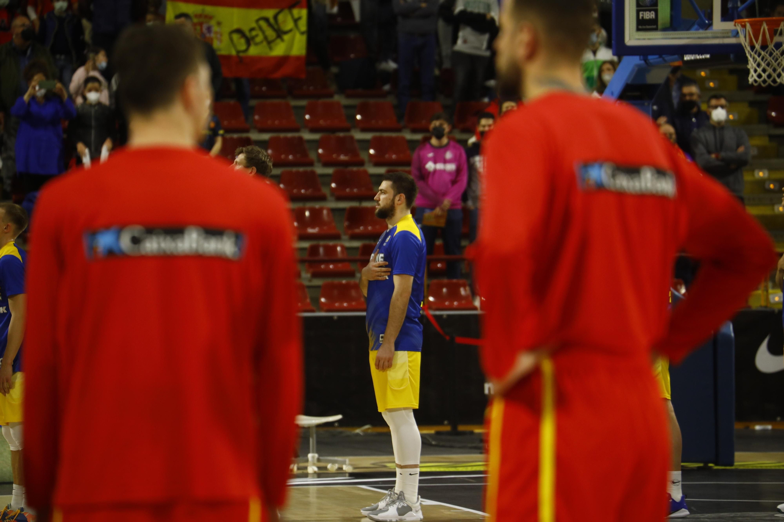 Las imágenes del emotivo encuentro entre España y Ucrania en Córdoba