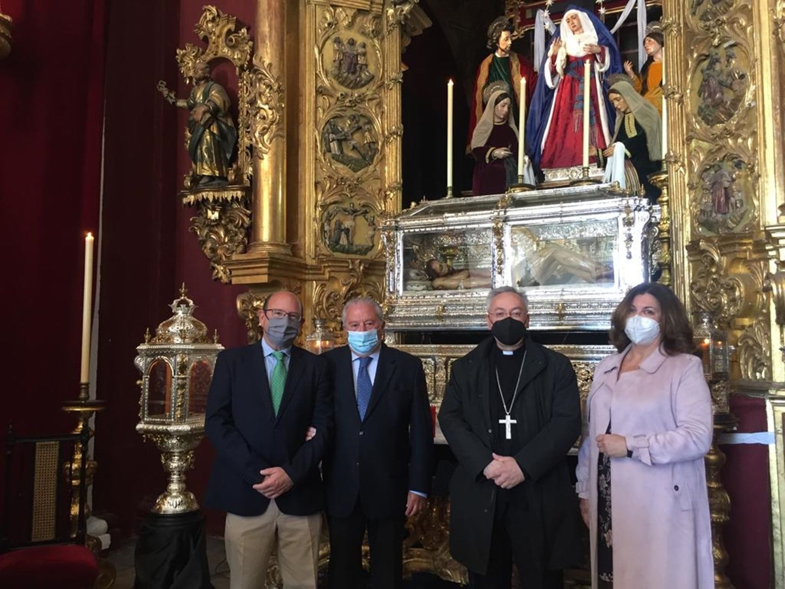 Toni García Falla a la izquierda junto a Enrique Espinosa, monseñor Rico Pavés y Dolores Barroso.