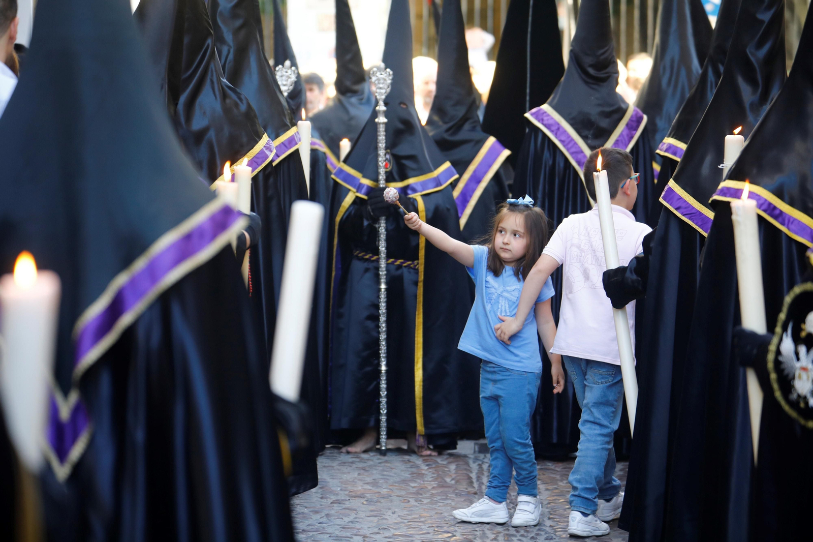 Jueves Santo en Córdoba: la procesión de Las Angustias, en imágenes