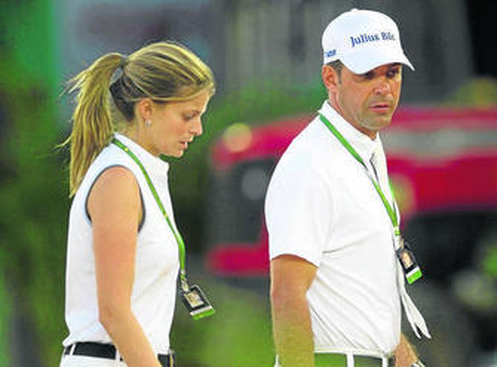 Athina quiere huir de la maldición