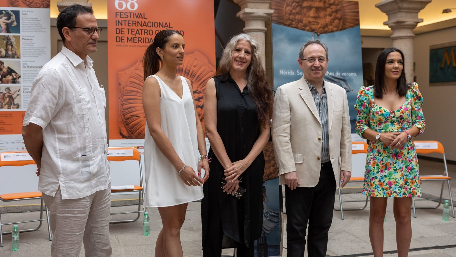 La presentación contó con El Arbi El Harti (a la izquierda) y María Pagés, en el centro.