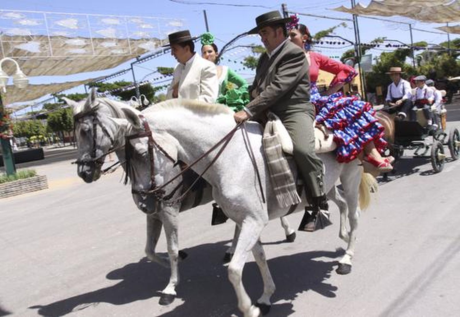 Jolgorio en el Centro y tradición en el Real

Foto: Sergio Camacho-Javier Albiñana
