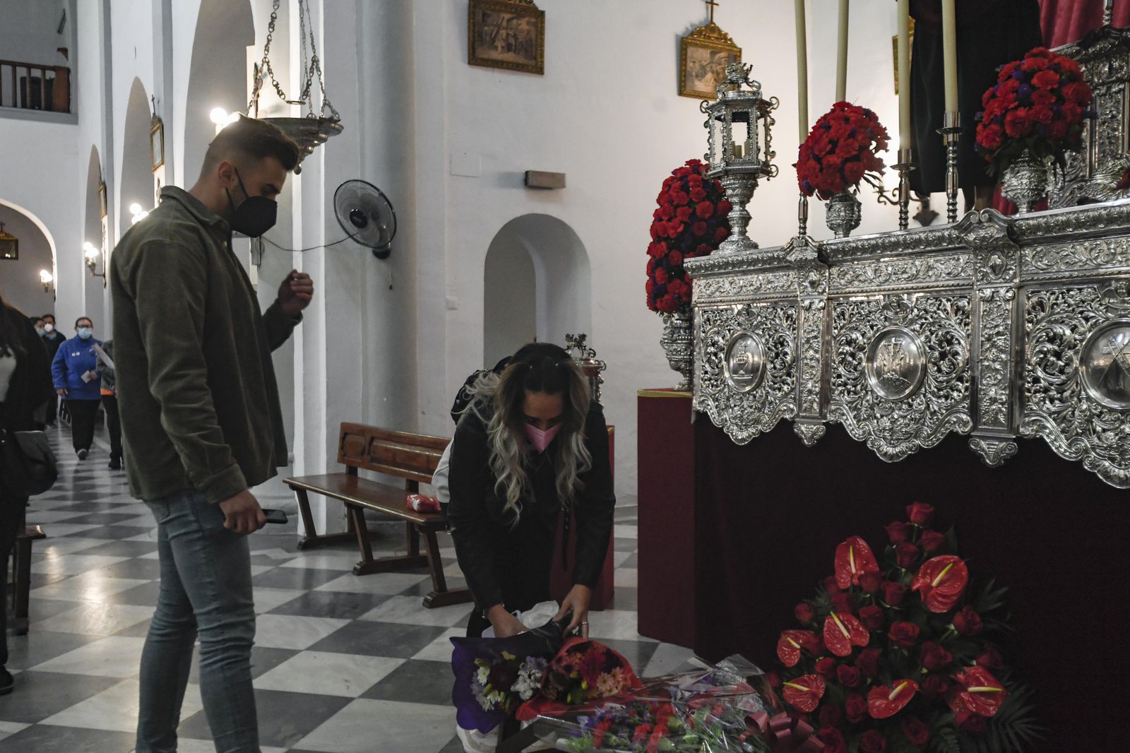Fotos: el Zaidín visita a la hermandad el Trabajo en el Corpus Christi