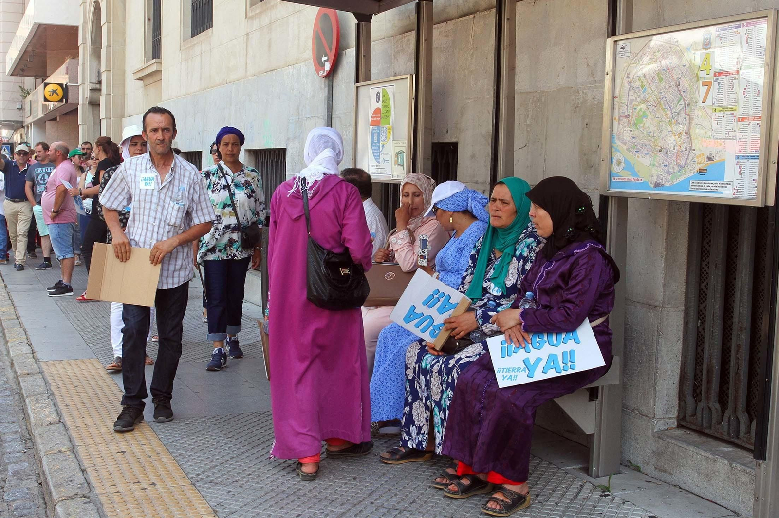 Imágenes de la manifestación para pedir agua y tierra para los regadíos del Condado.