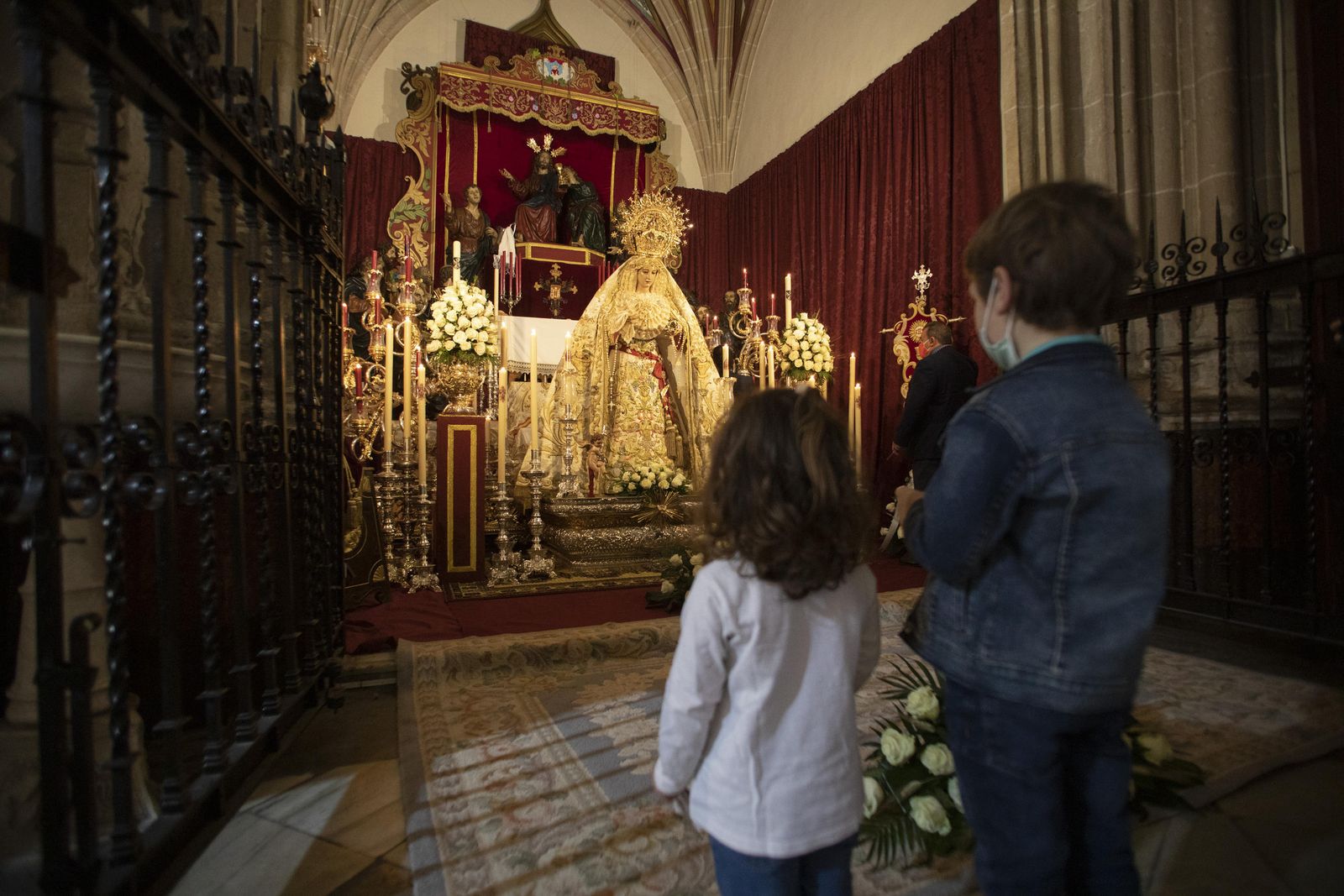 Imágenes de una Semana Santa inédita en Granada
