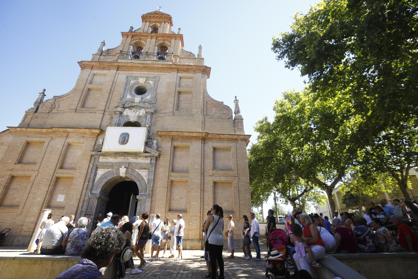 Las mejores imágenes de la Velá de la Fuensanta: campanitas, sardinas y agua milagrosa