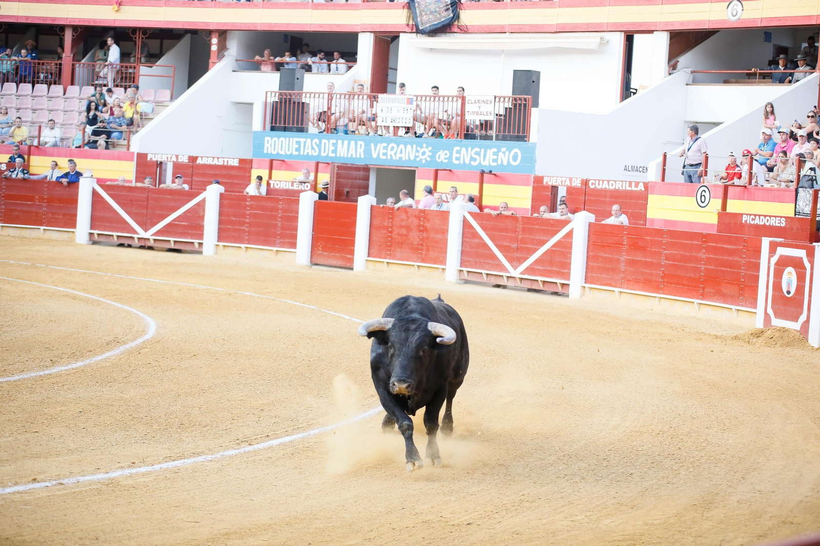 Imágenes de la corrida de toros en Roquetas de Mar