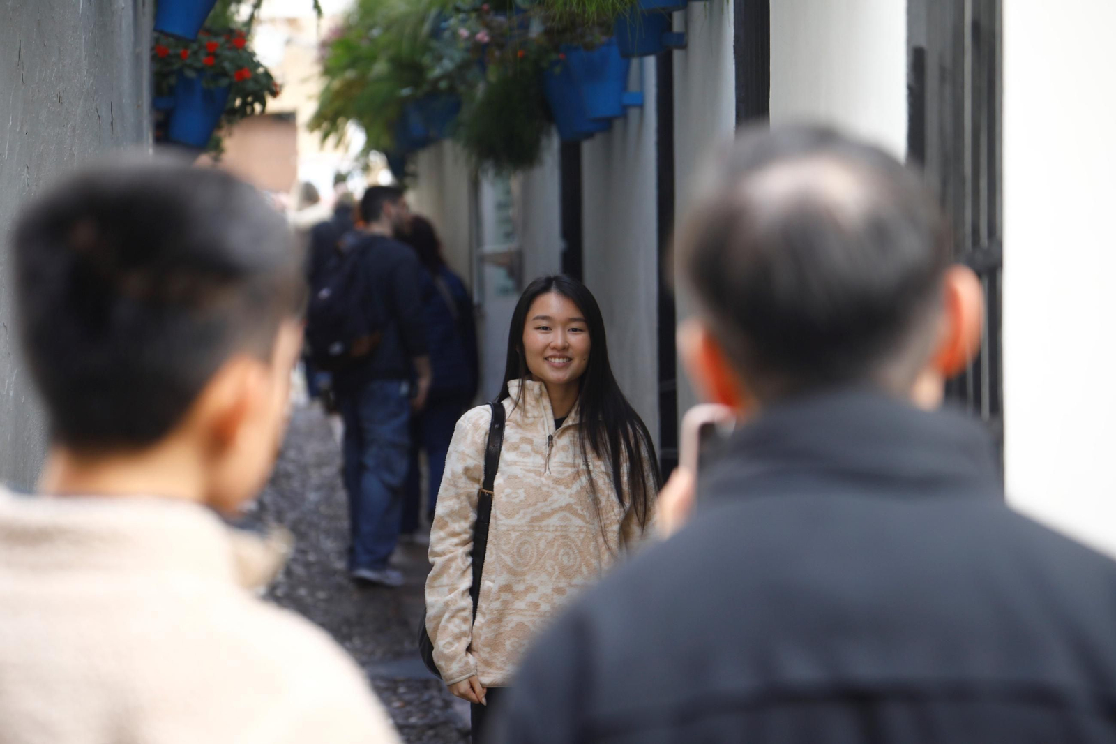 Los turistas 'toman' Córdoba en el puente de la Constitución