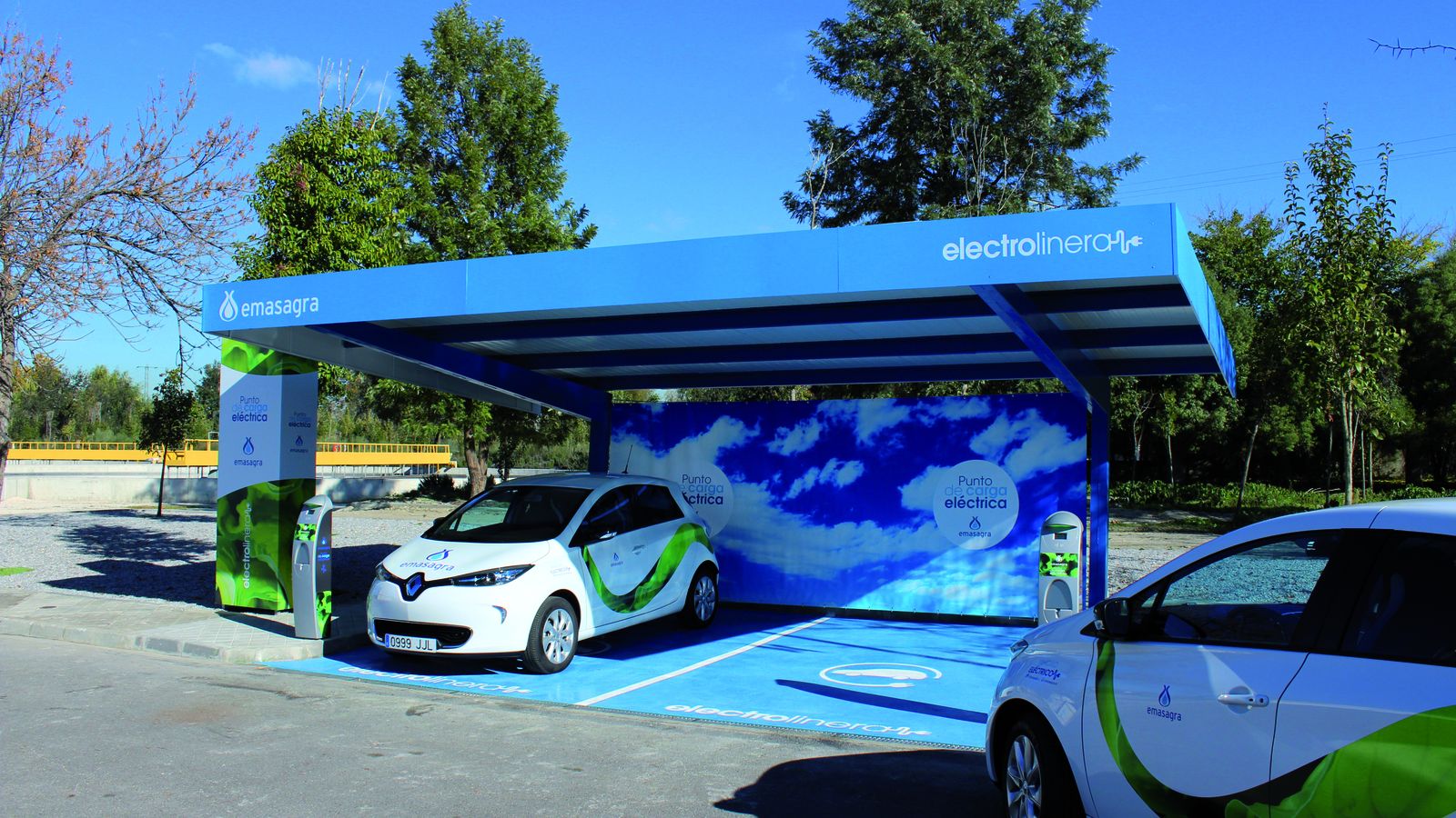 La electrolinera de Biofactoría del Sur, se alimenta de la propia energía que se genera en la planta