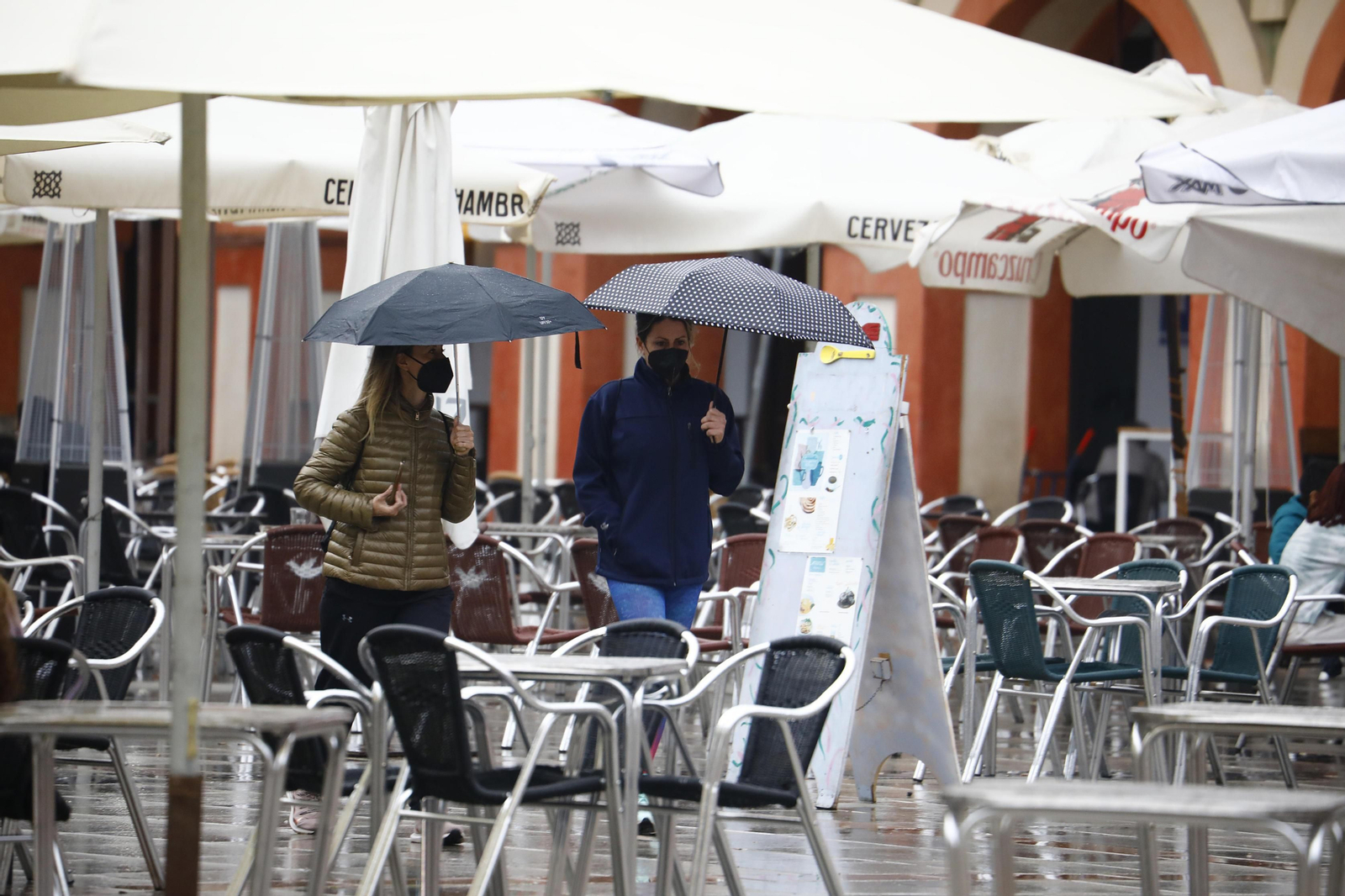 Fotografías: Tarde de bares y compras dos meses después en Córdoba