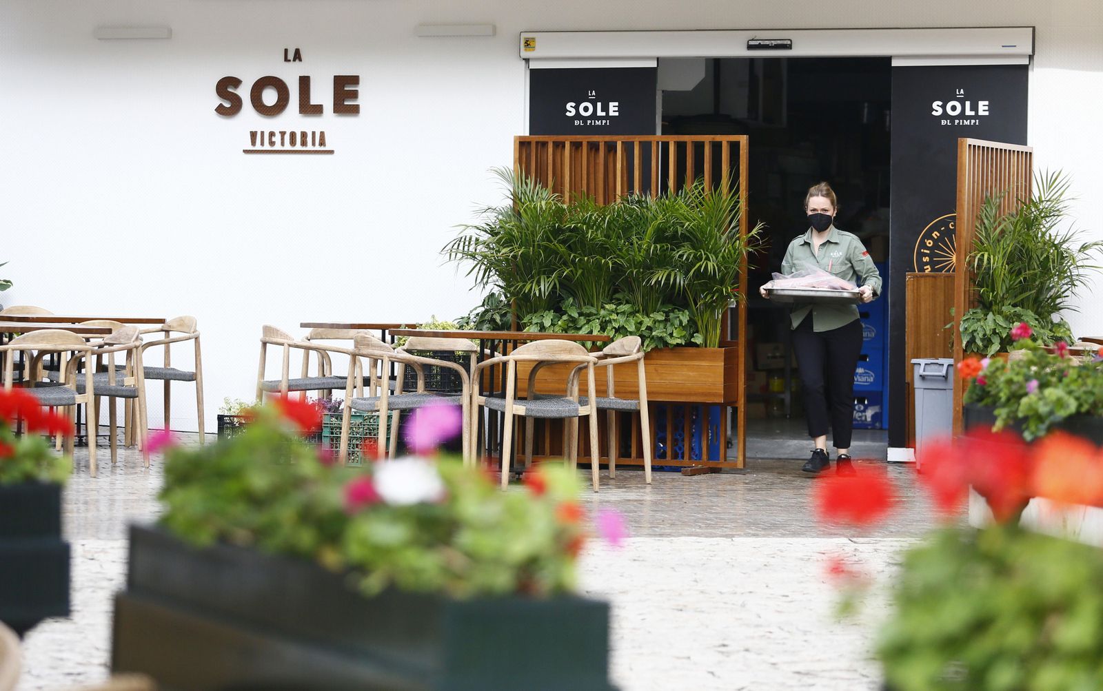 Las fotos de Málaga capital en la reapertura de bares y comercio no esencial