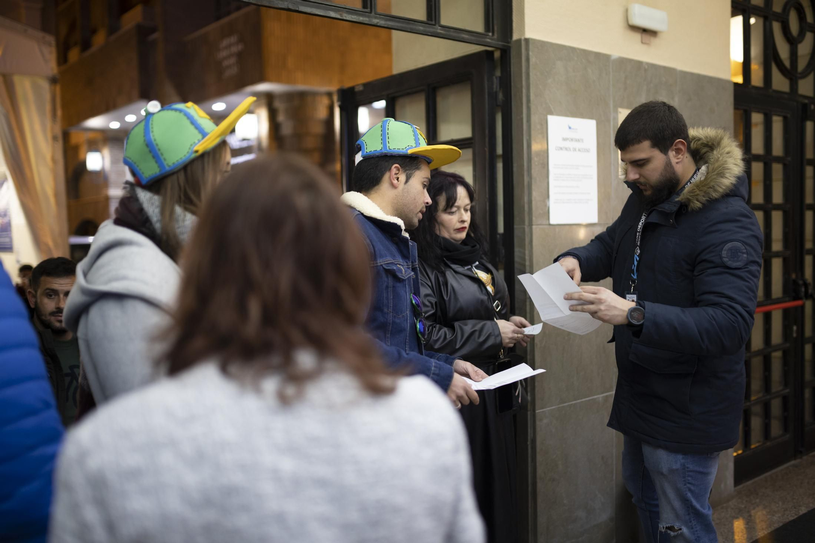 Ambiente en el último día de semifinales del Carnaval Colombino