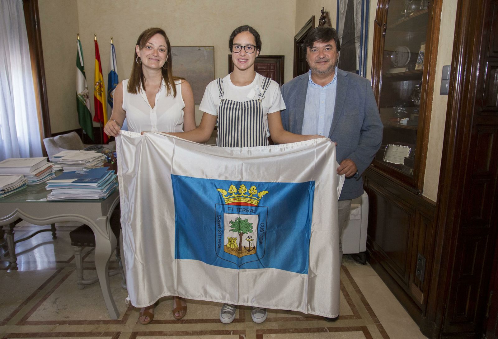 Alba Vázquez ha sido recibida esta mañana en el Ayuntamiento de Huelva.