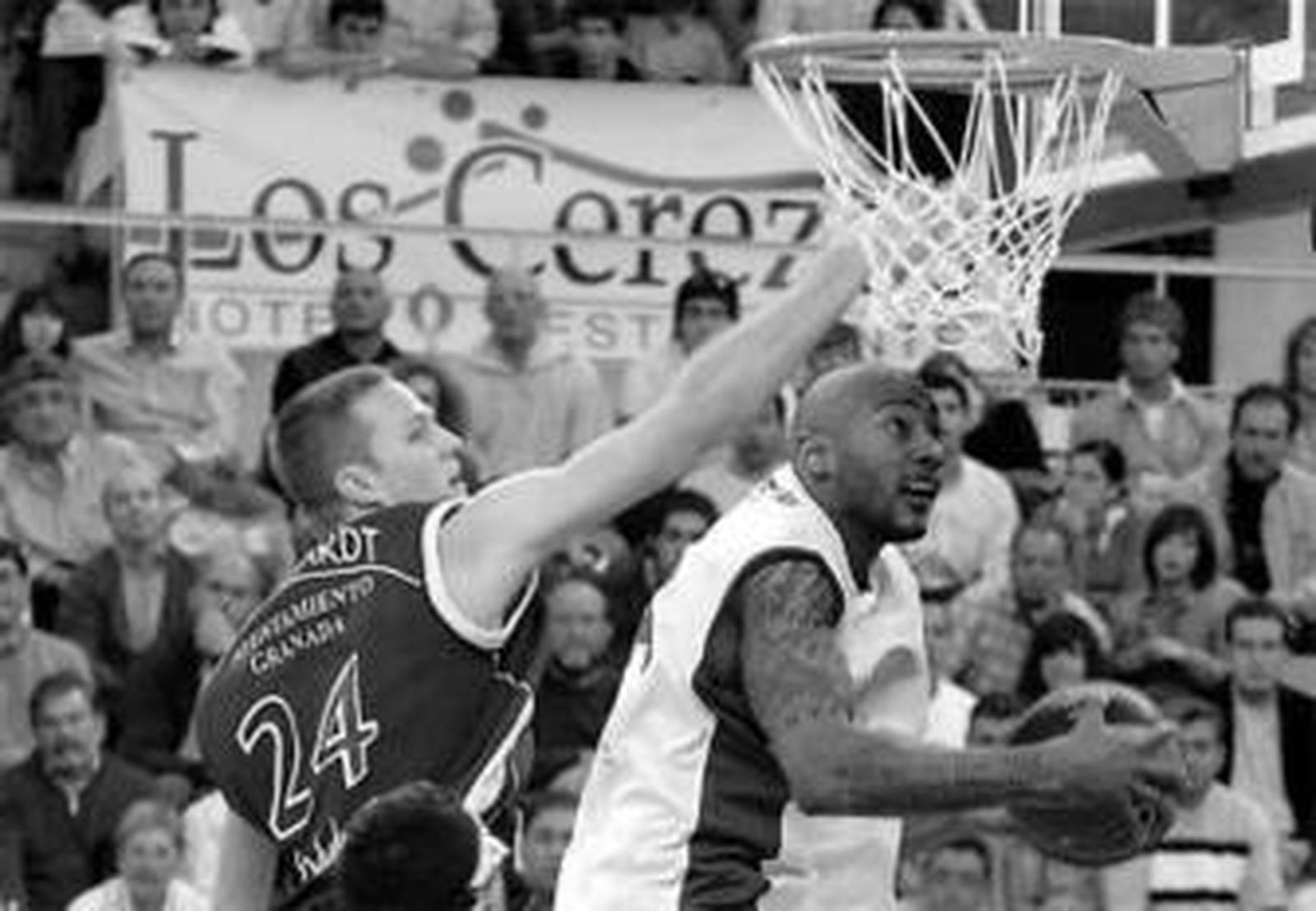 Haislip (d), máximo anotador del Unicaja, con molestias.