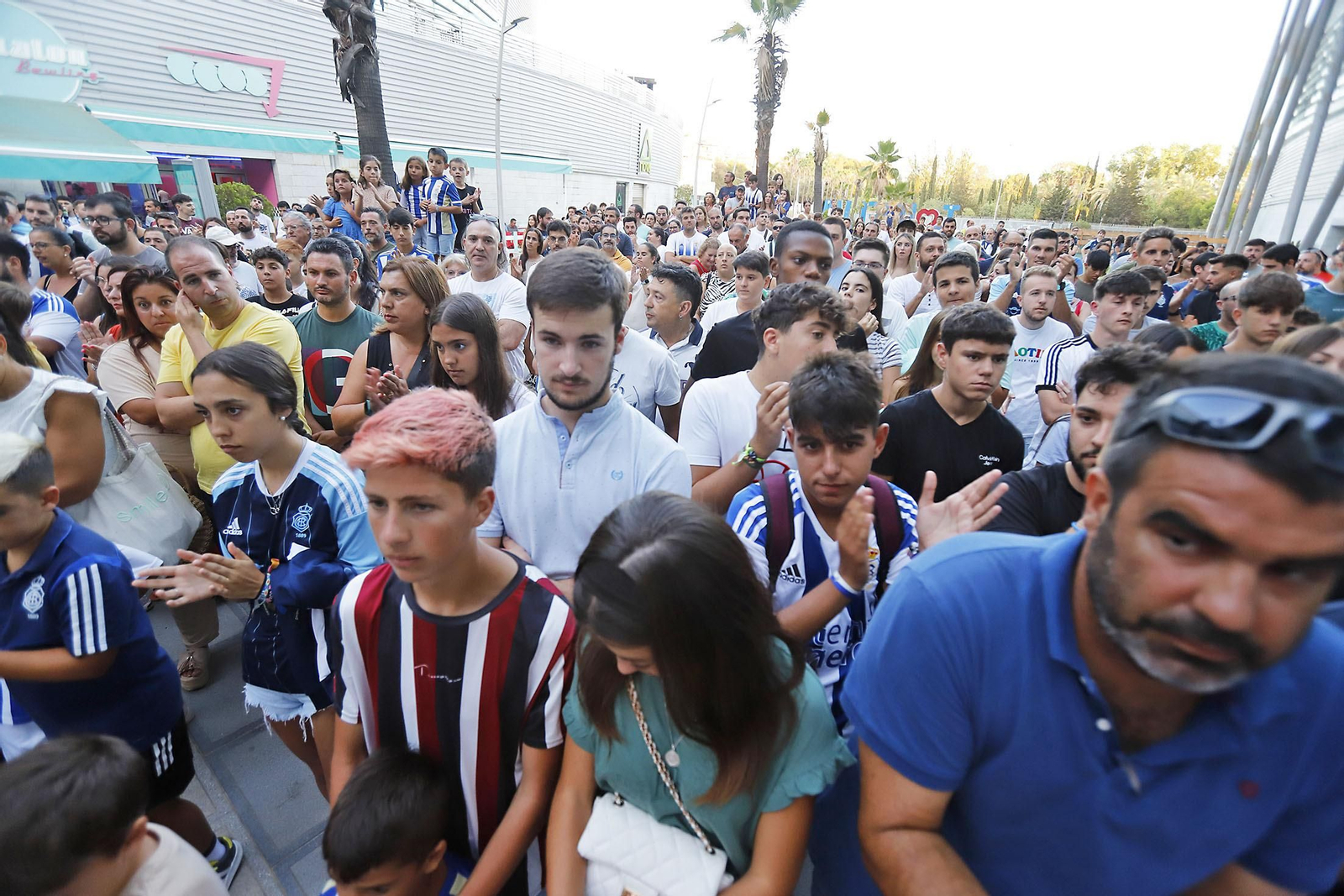 Imágenes de las nuevas equipaciones del Recreativo de Huelva para la temporada 2023/24