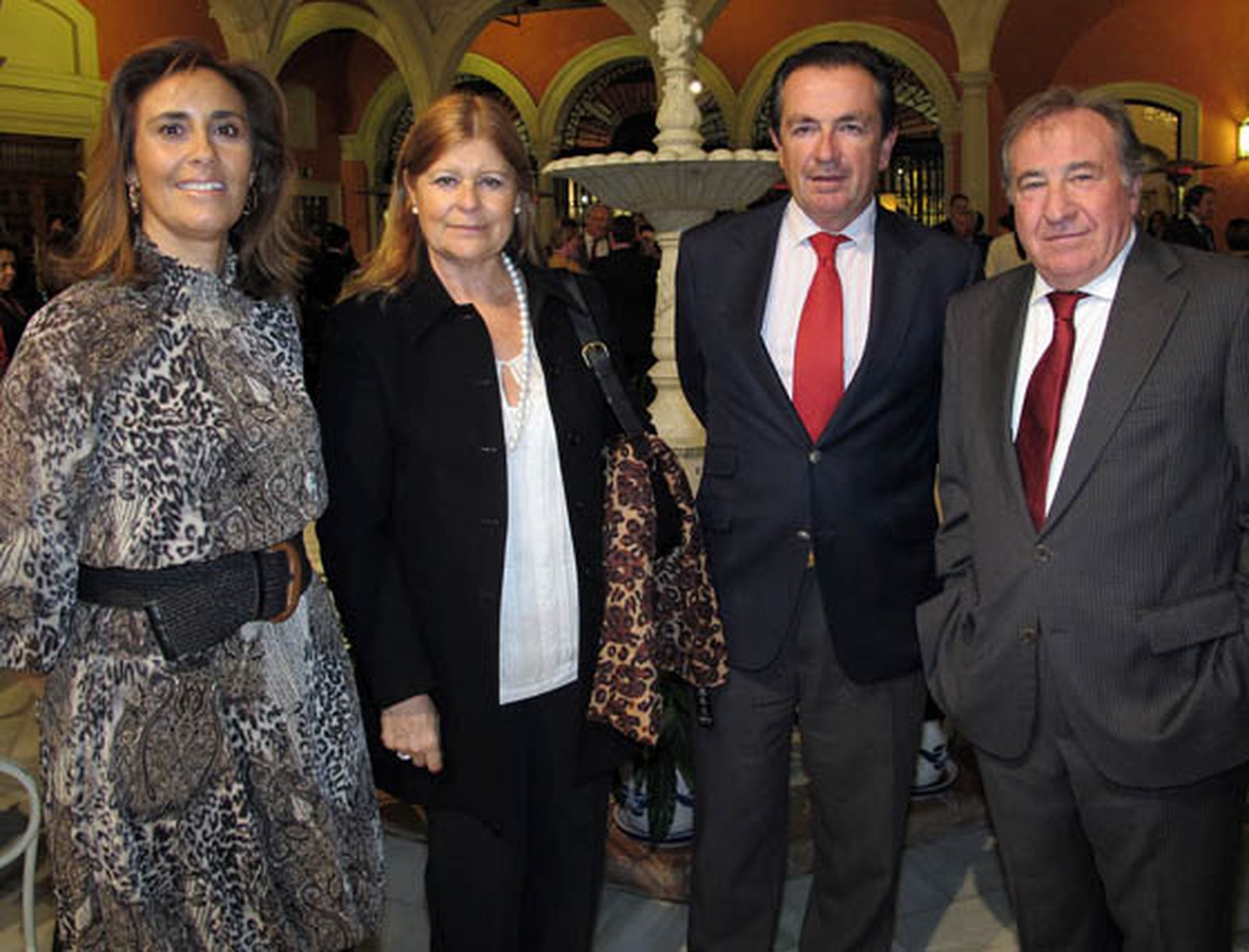 María Eugenia Sánchez Valdayo, socia gerente de Stacia Formación; Manuel Vallejo, Rafael Sánchez-Basterra, socio de Auditores y Consultores del Sur, y Manuel Muñoz, presidente de Guadarte.

Foto: Victoria Ramírez