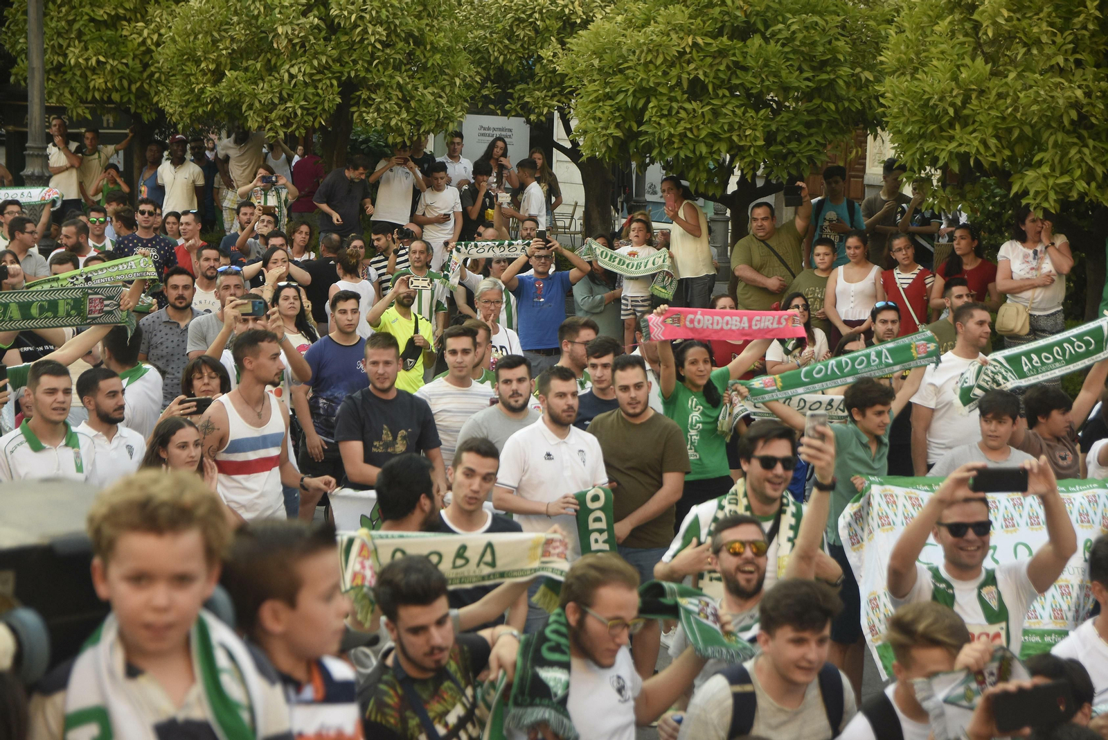 Las fotos de la fiesta del ascenso del Córdoba CF Futsal en las Tendillas.