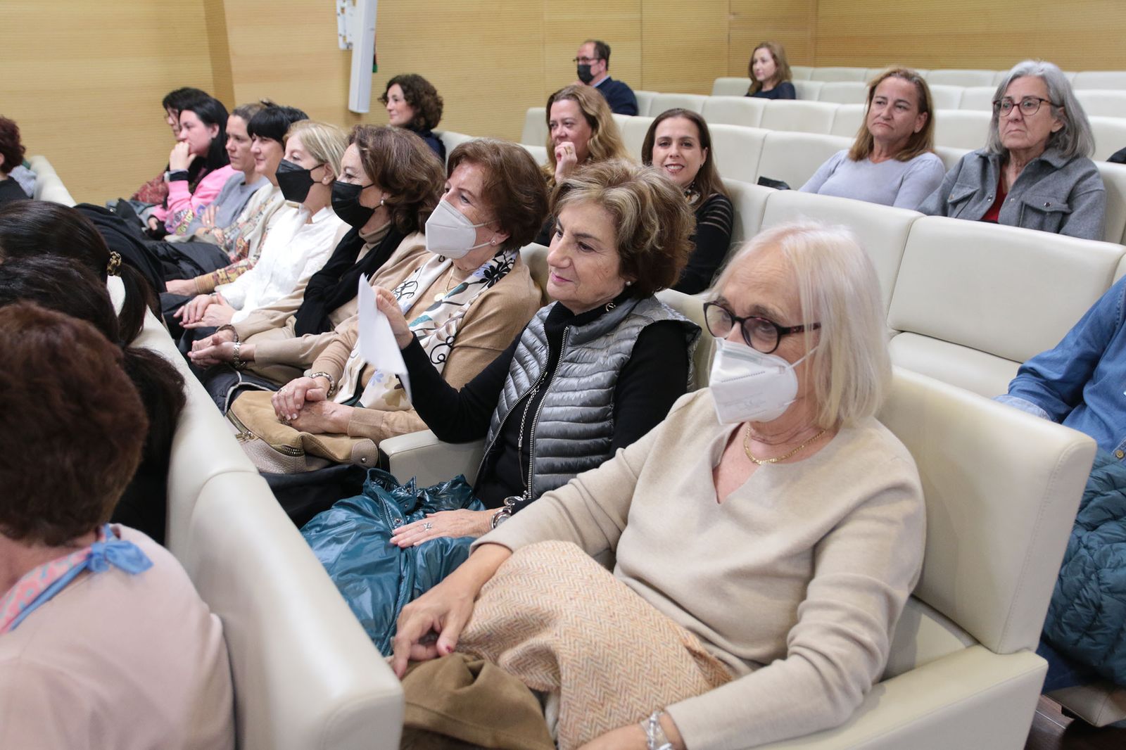 El Diario de los Libros, con Cristina Campos y su novela 'Historias de mujeres casadas'