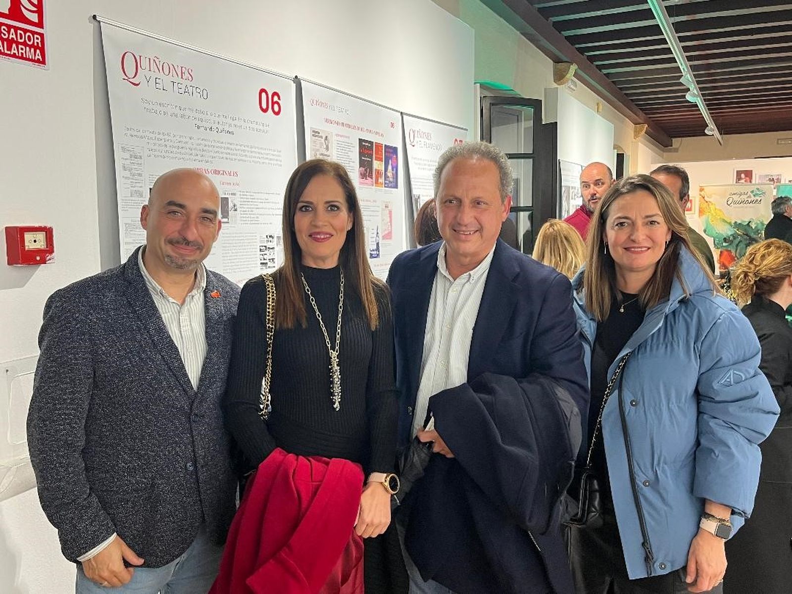 Las 'Holy Cards' llegan a la Semana Santa 2025 de Cádiz: así fue su presentación