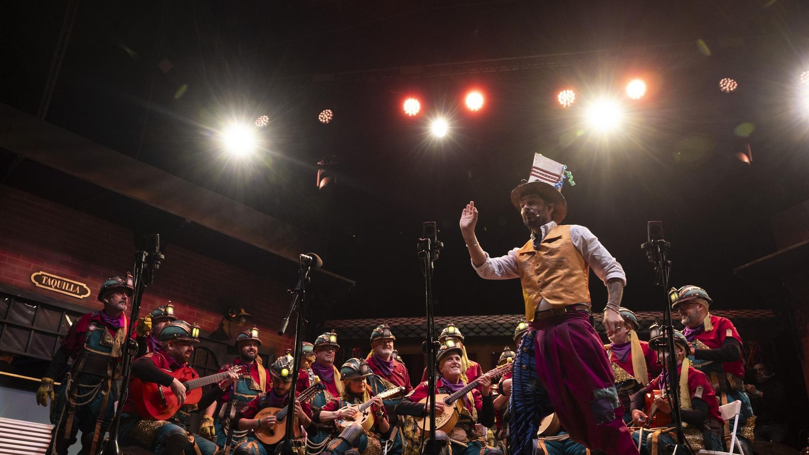 Las imágenes del pregón de Antoñito Molina en el carnaval de Cádiz 2025