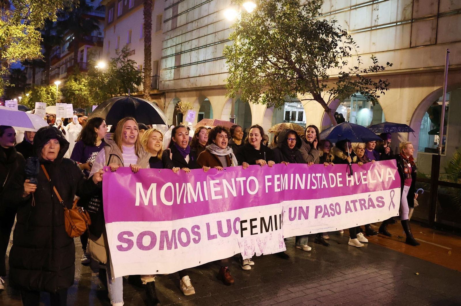 Imágenes de la manifestación del 8M en Huelva