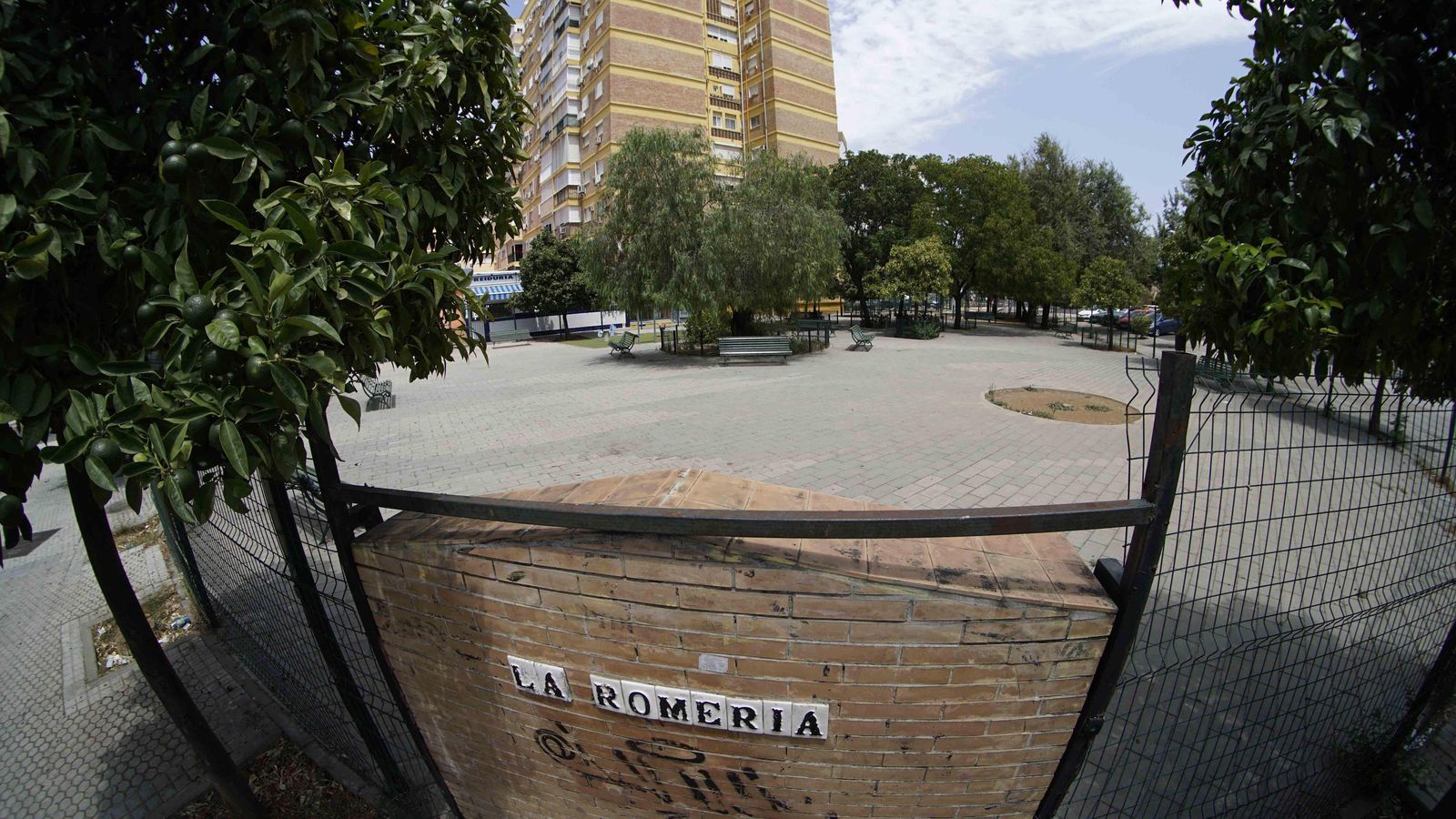 La Plaza de la Romería, en la Avenida Parque Amate.