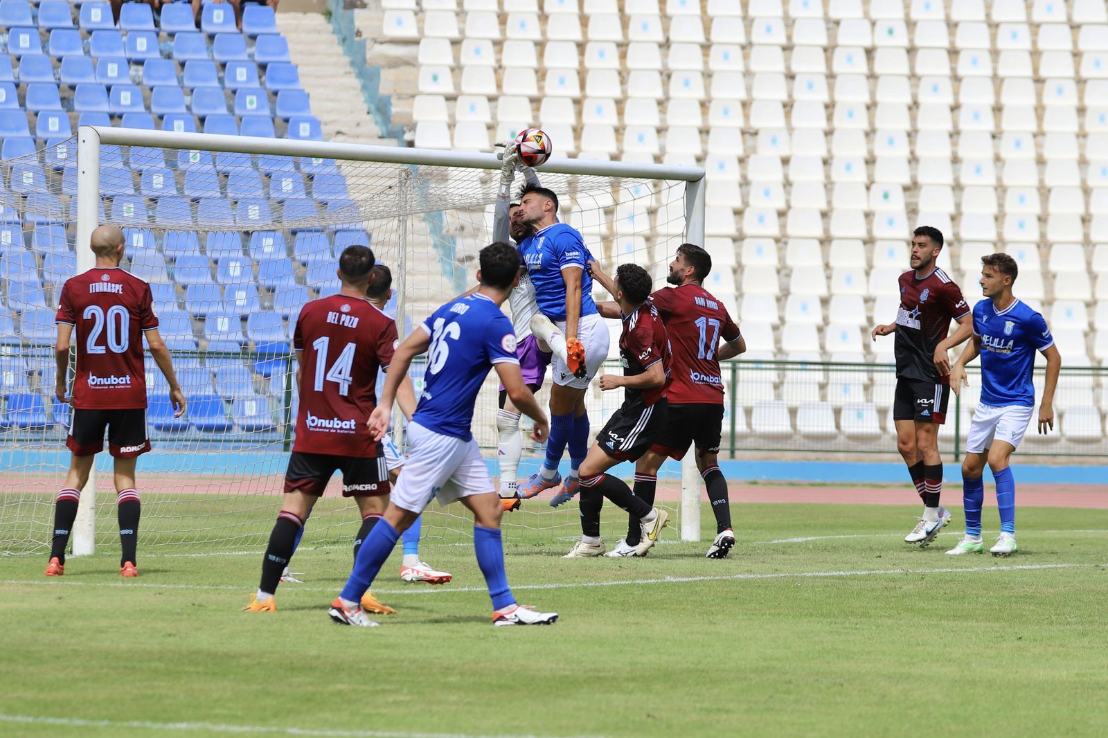 Imágenes del partido entre la UD Melilla y el Recreativo de Huelva