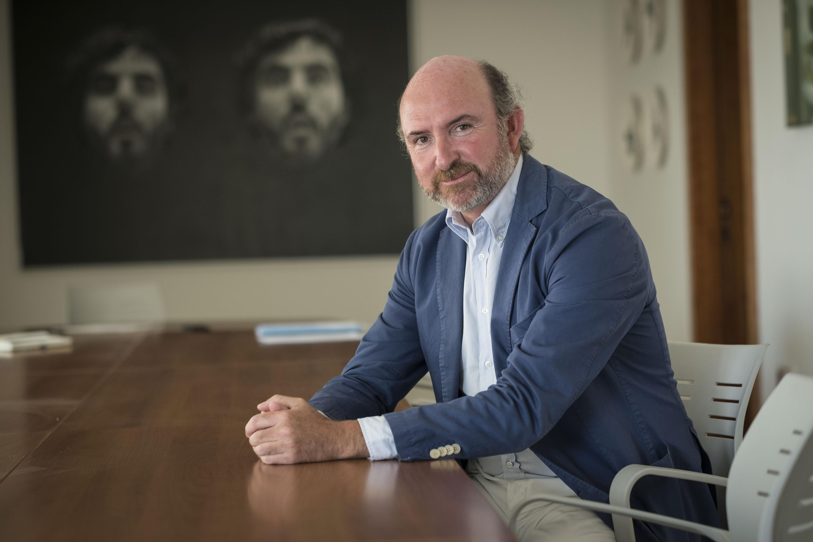 José María Vallejo posa para el Diario en las instalaciones de la Confederación de Empresarios de Cádiz.