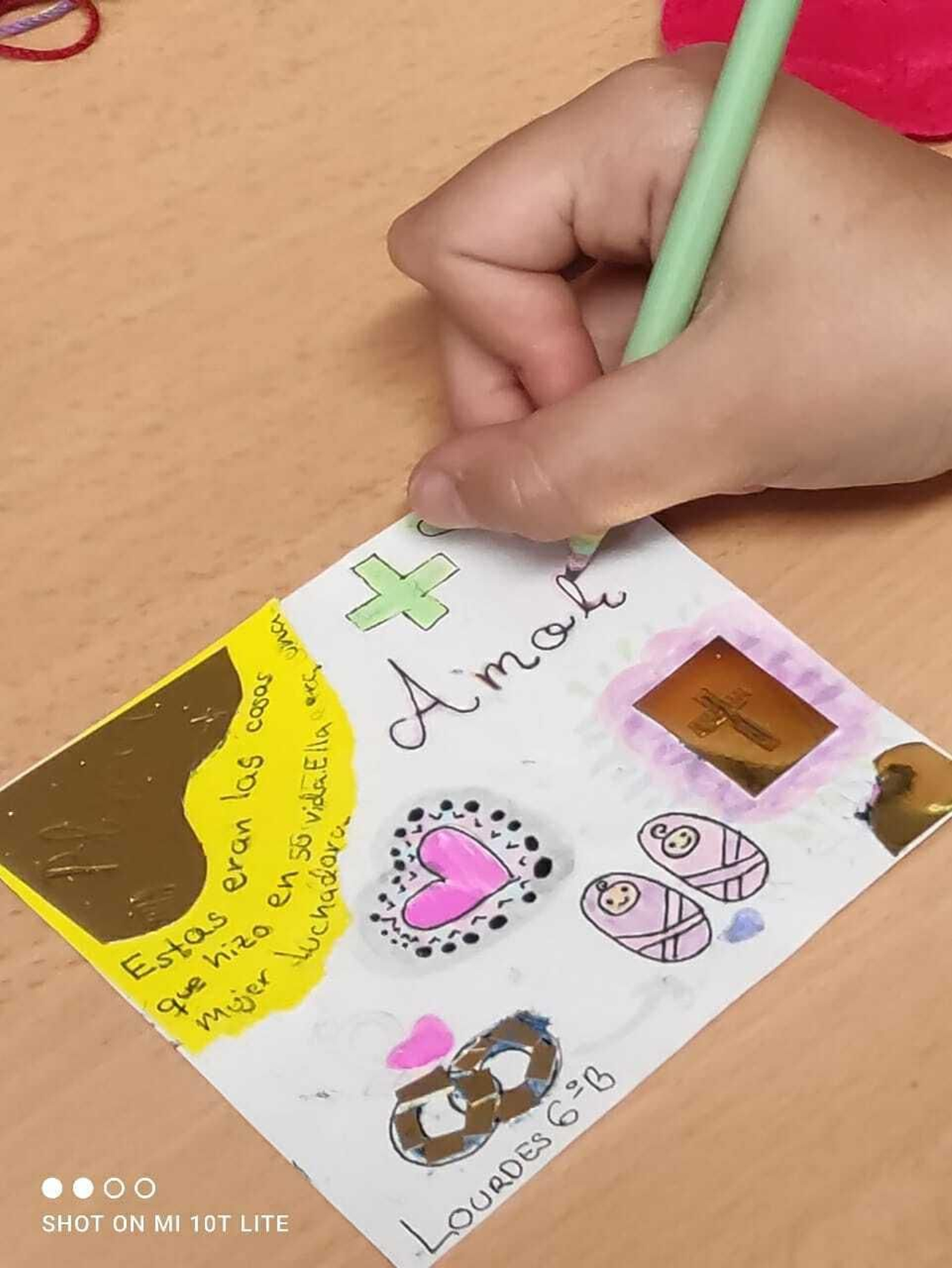 Los alumnos se divirtieron mientras aprendían sobre compositoras históricas. Los alumnos se divirtieron mientras aprendían sobre compositoras históricas.