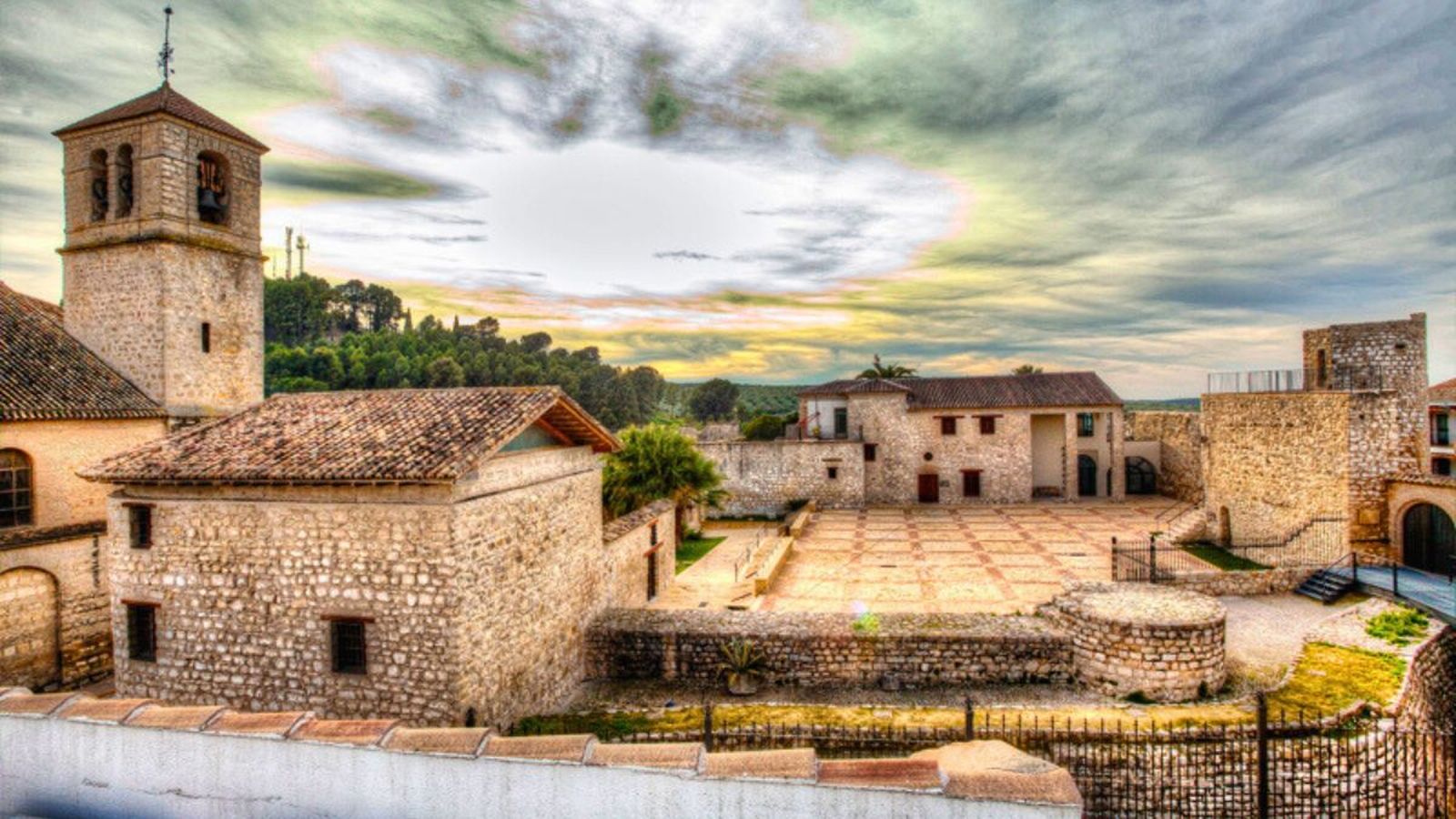 En el Castillo de Torredonjimeno se celebrarán talleres y espectáculos para todos los públicos.