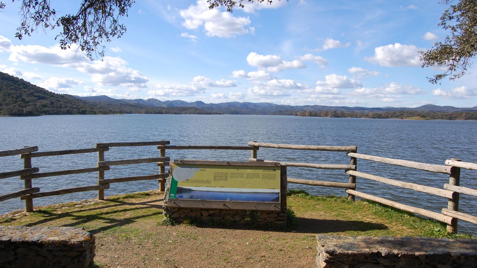 Mirador en el embalse de La Puebla de los Infantes.