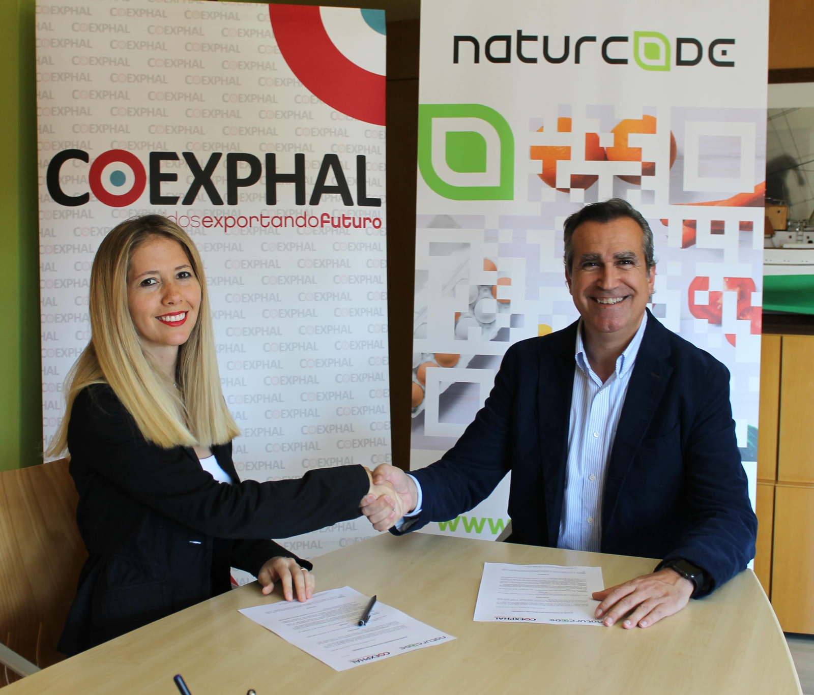 Firma de un convenio entre los exportadores almerienses de Coexphal y Naturcode Firma de un convenio entre los exportadores almerienses de Coexphal y Naturcode