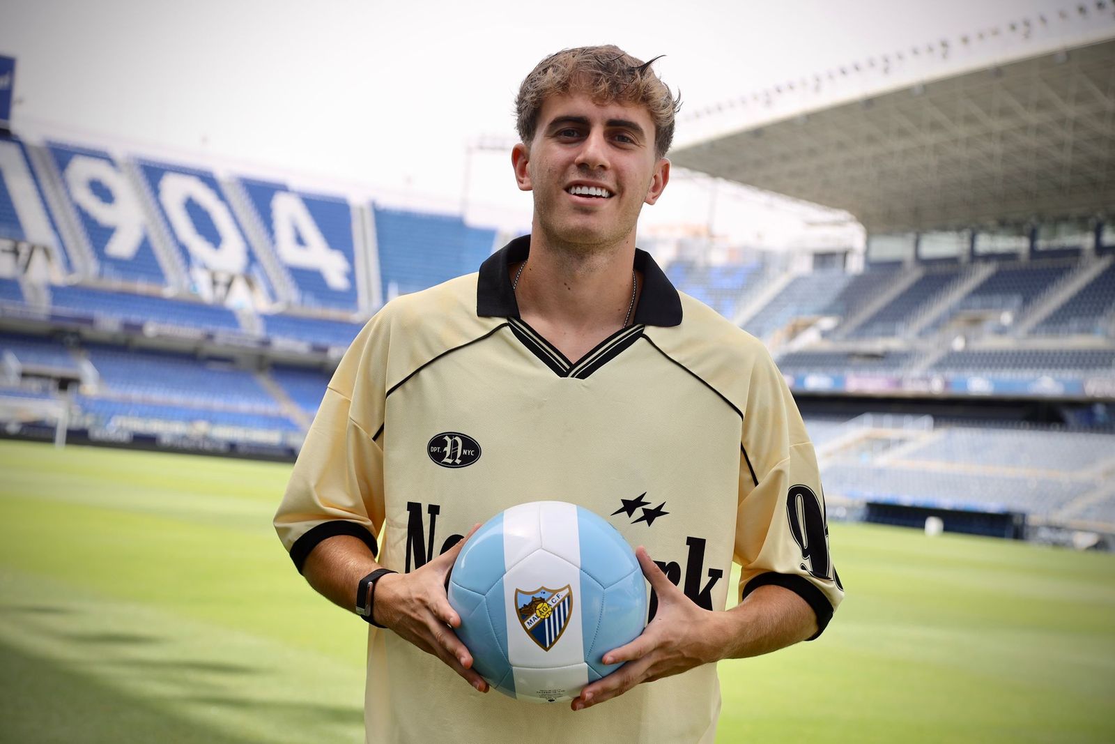 Las fotos de la entrevista a Adrián Niño, jugador del Málaga CF