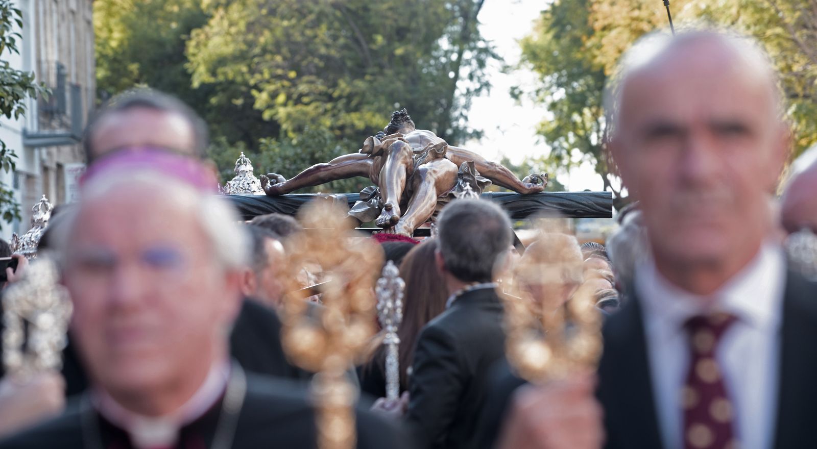 Imágenes del Vía crucis extraordinario del Cachorro por las calles de Triana
