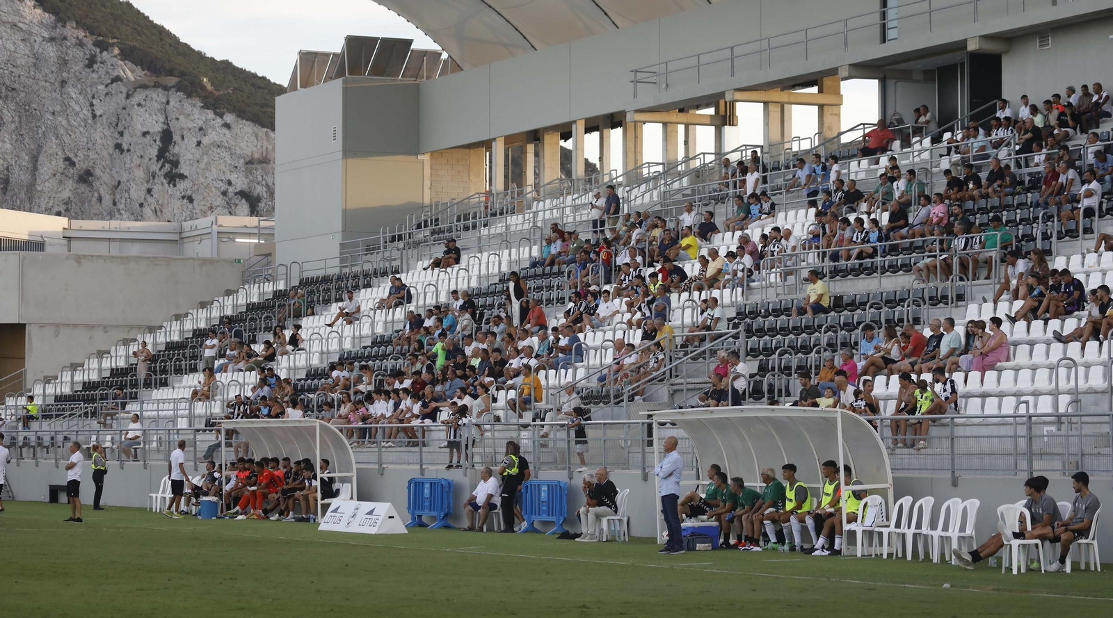 Las fotos del Balona-AD Ceuta de pretemporada en el Ciudad de La Línea (0-1)