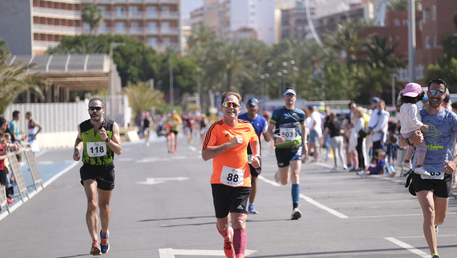 Imágenes de la Carrera del Puerto de Almería 2023