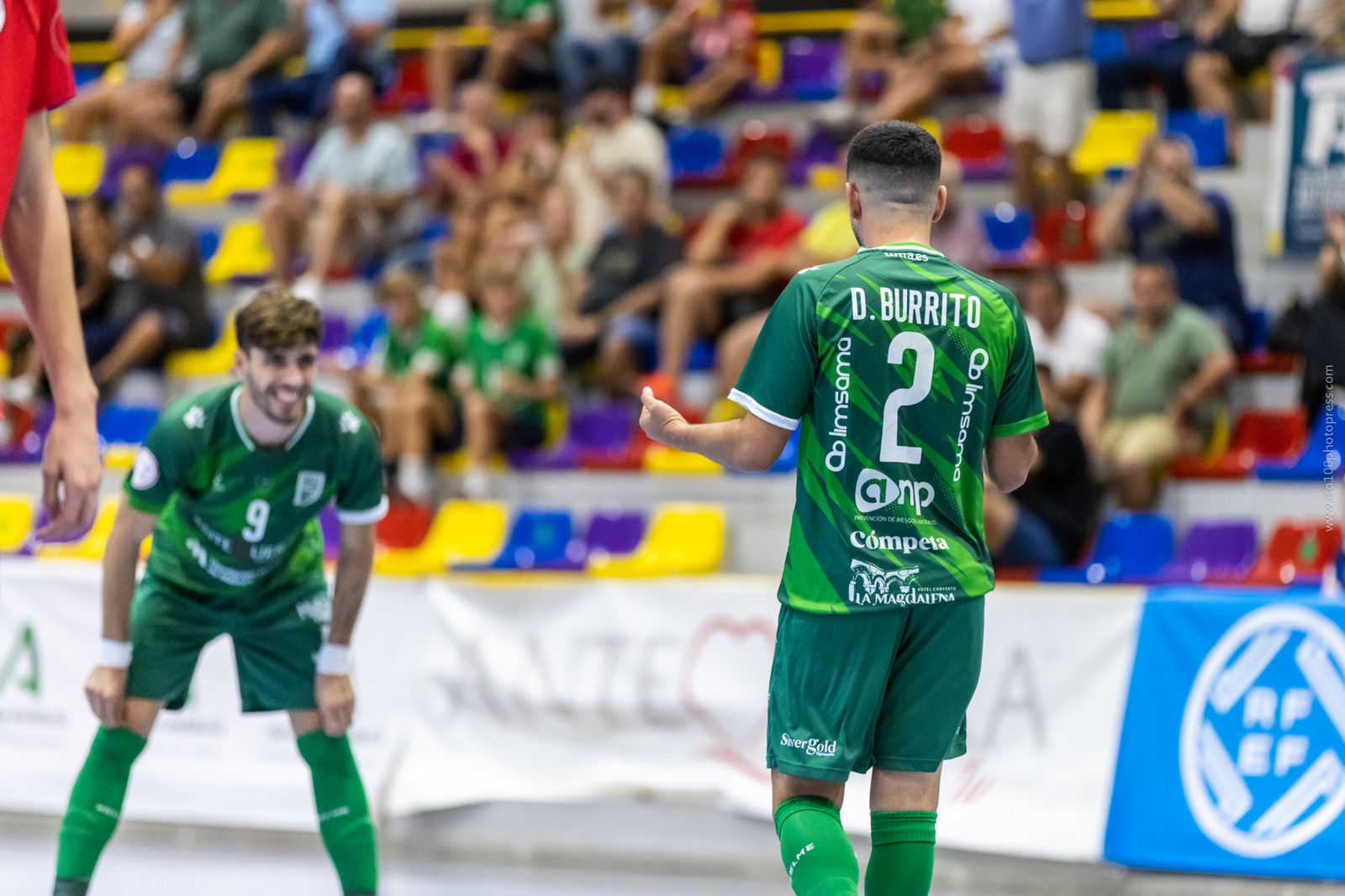 El Antequera celebra un gol.