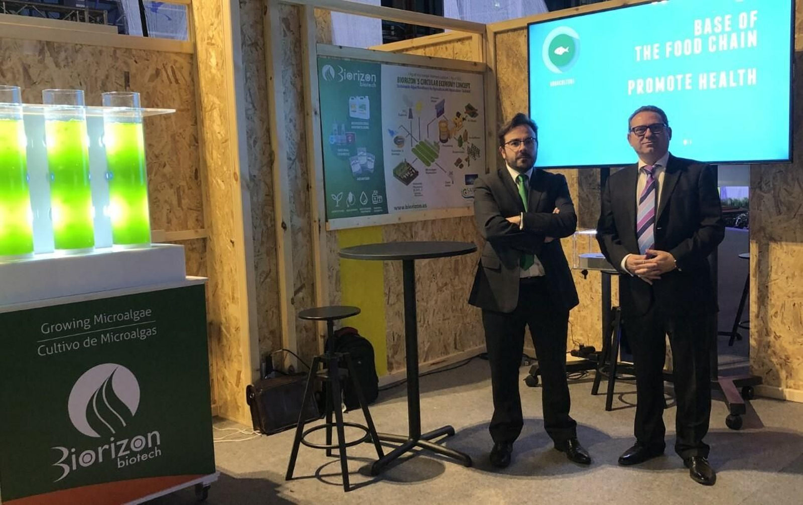David Iglesias y Fernando Román en el stand de Biorizon en la Cumbre del Clima