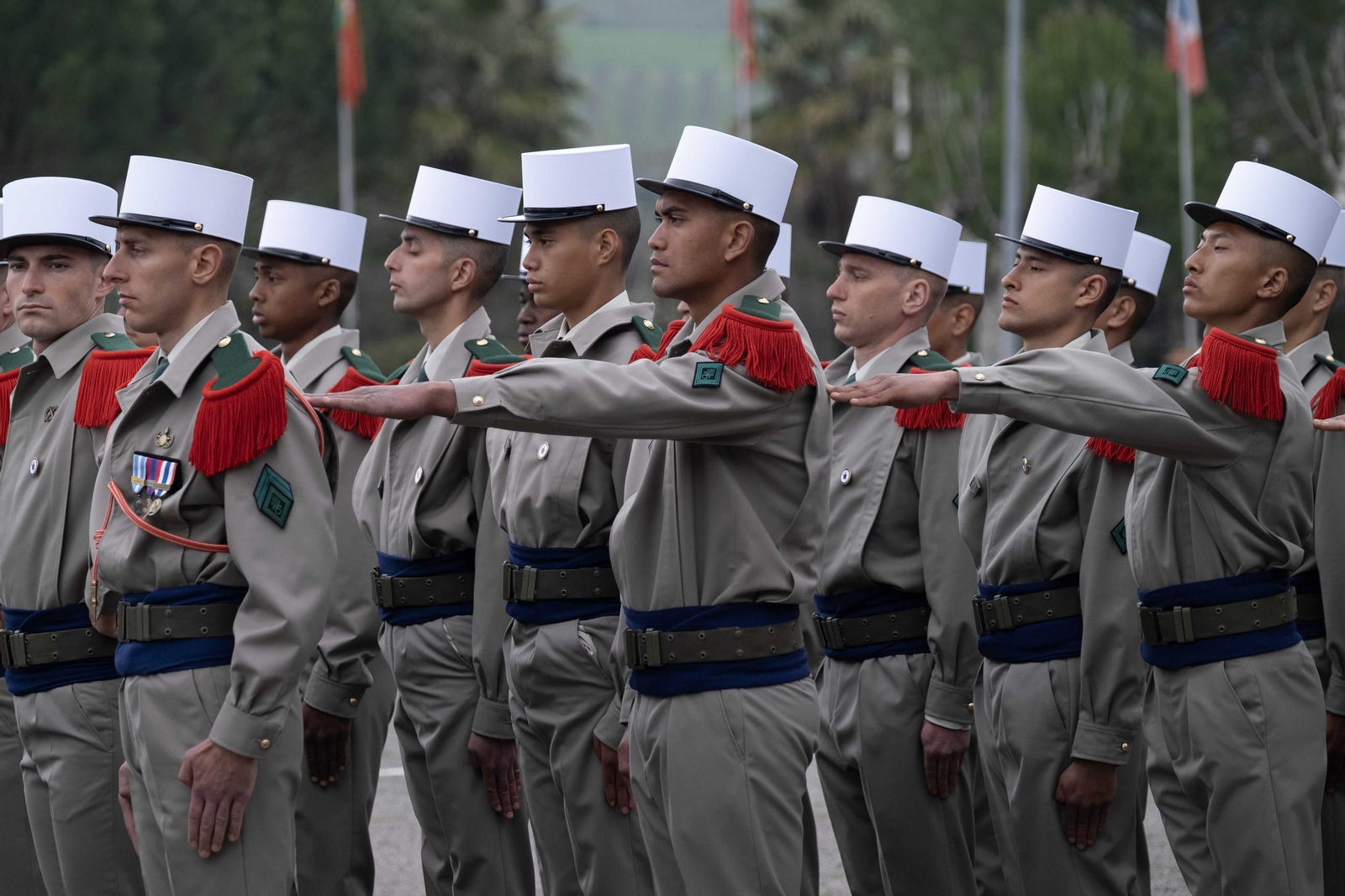 Entrega del 'Képi blanc' a los nuevos efectivos de la Legión Extranjera francesa en Ronda, en imágenes
