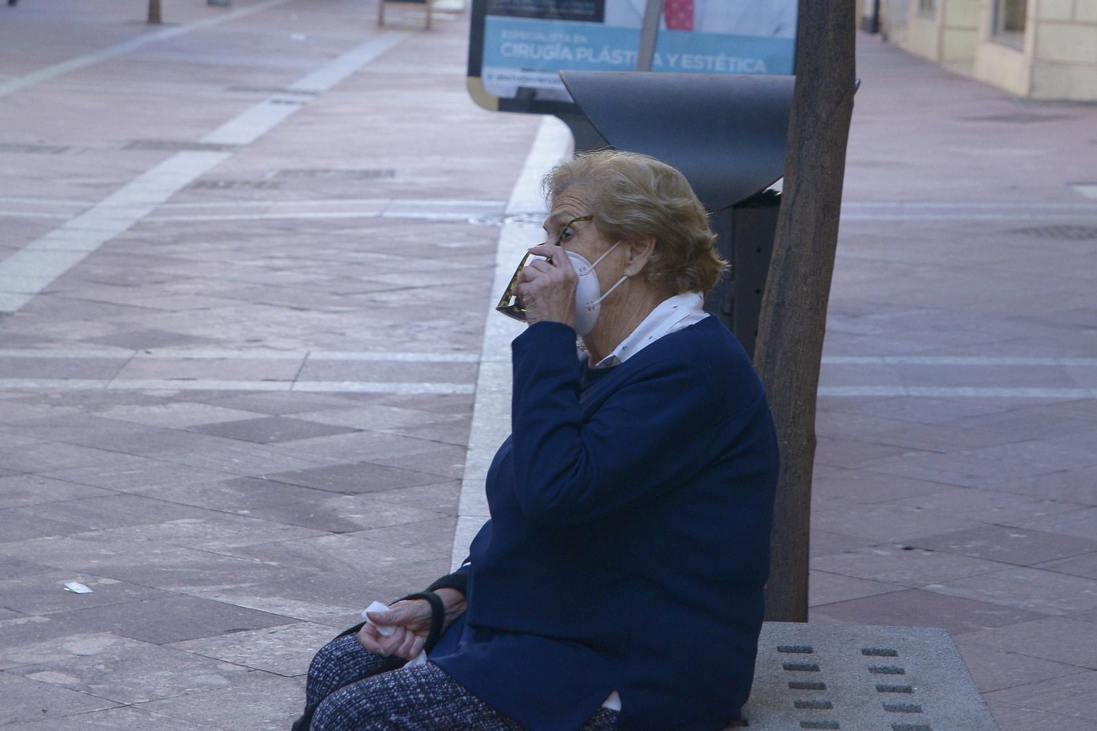 Fotos del cierre de comercios y bares en las calles por el Covid