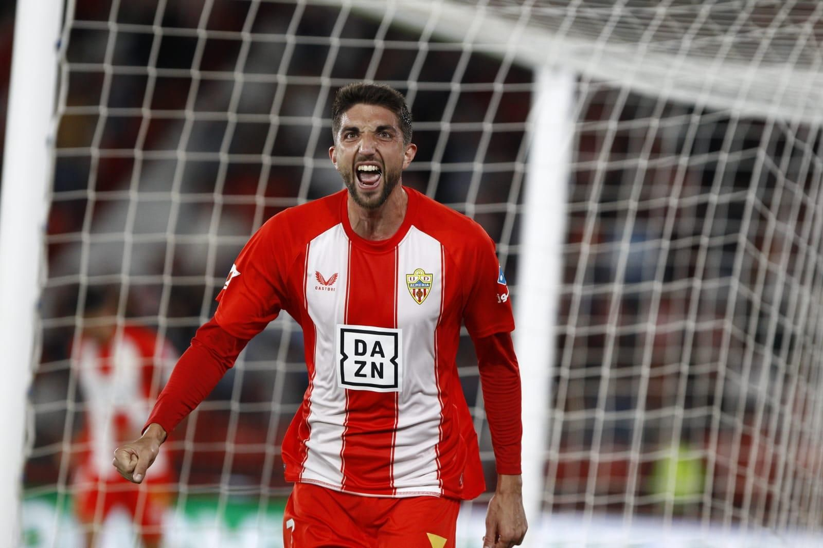Édgar celebra el 1-0, su primer tanto este curso con la elástica rojiblanca